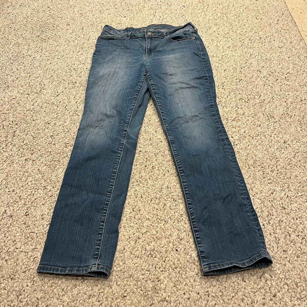 Eddie Bauer Curvy Fit Straight Leg Jeans 10 Medium Wash Normcore Casual Denim